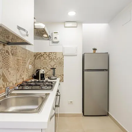 Daire Machiavelli House Katanya